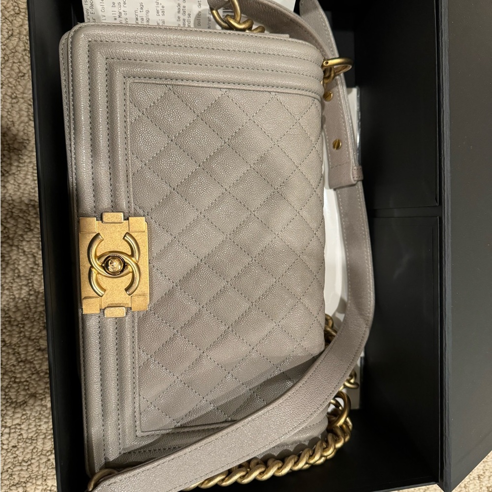 Chanel le boy